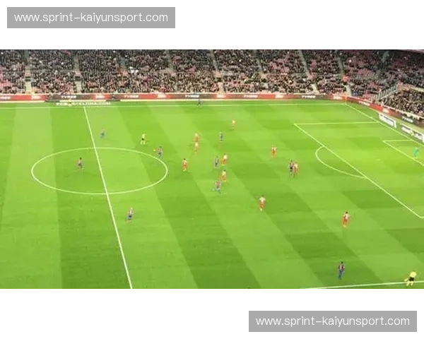 红白魂魄撞击红蓝星辰：希洪与巴萨，那一抹绿茵场上的浪漫与铁血